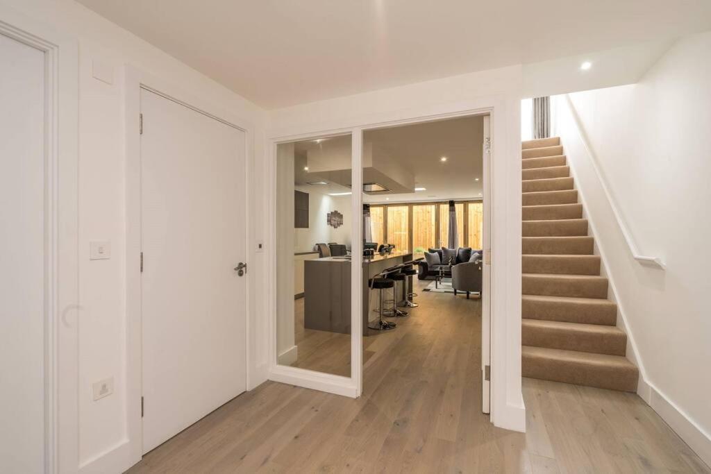 Luxurious & Modern Townhouse In Hammersmith Appartement Londen Buitenkant foto
