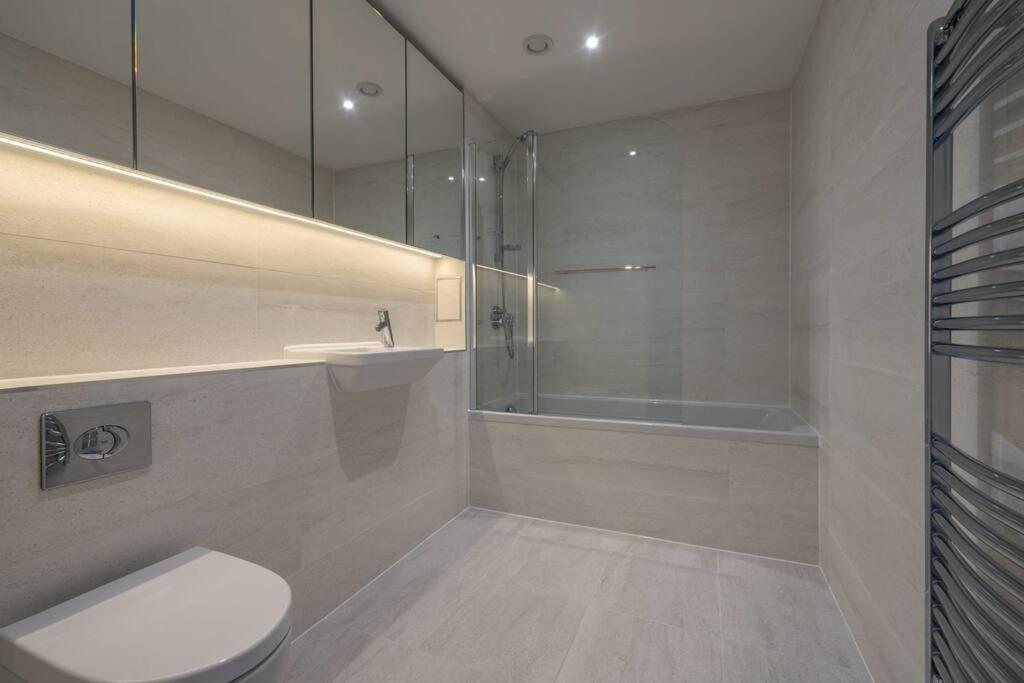 Luxurious & Modern Townhouse In Hammersmith Appartement Londen Buitenkant foto