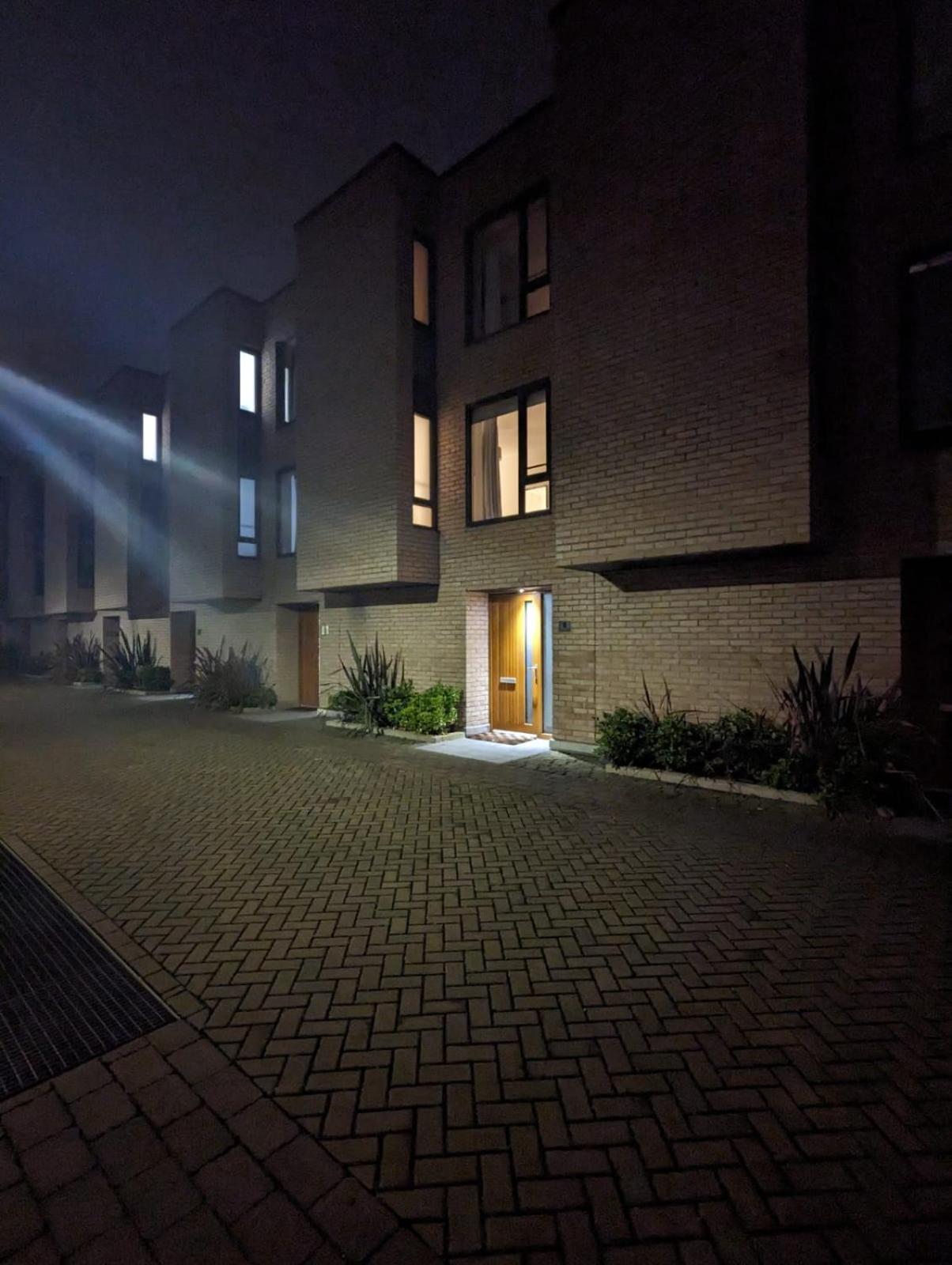 Luxurious & Modern Townhouse In Hammersmith Appartement Londen Buitenkant foto